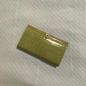 Green clutch purse
